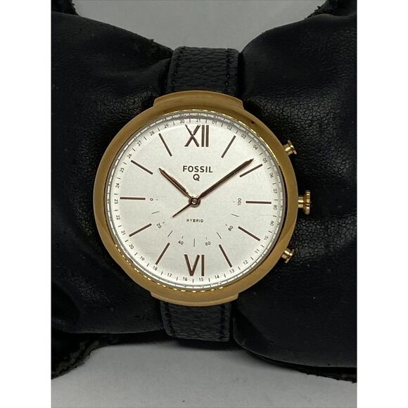 Fossil FTW5021 Women\'s Black Leather Analog Silver Dial Quartz Wrist Watch WO583